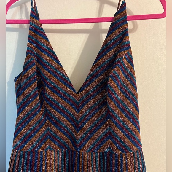 Dress the Population Haley Metallic Cobalt Pleated Chevron Dress Medium - Picture 8 of 12